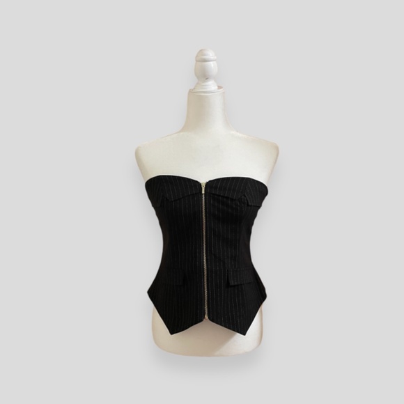 BEBE ZIPPER FRONT TAILORED PINSTRIPE BUSTIER Size 6 NWT SOLD OUT - Picture 3 of 11